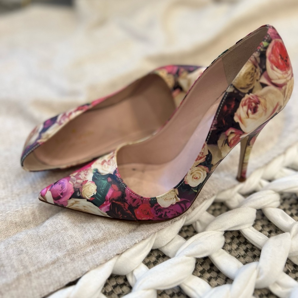 Kate Spade heels. True size 7.